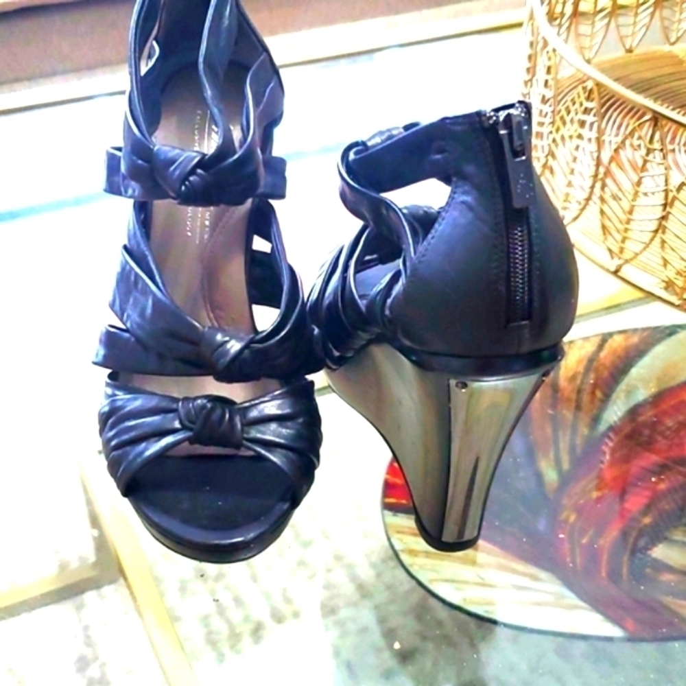 Kenneth Cole Why Knot Black leather wedge heel open toes covered back 6.… - Picture 2 of 9